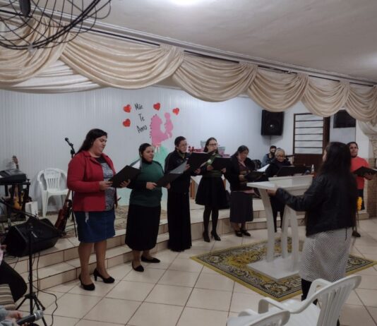 MÃES DOS GUERREIROS DE CRISTO RECEBEM HOMENAGEM NO TEMPLO DA IBC BETEL CAXIAS DO SUL