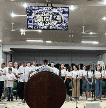 Crianças são apresentadas a Jesus durante culto na IBC-Bagé