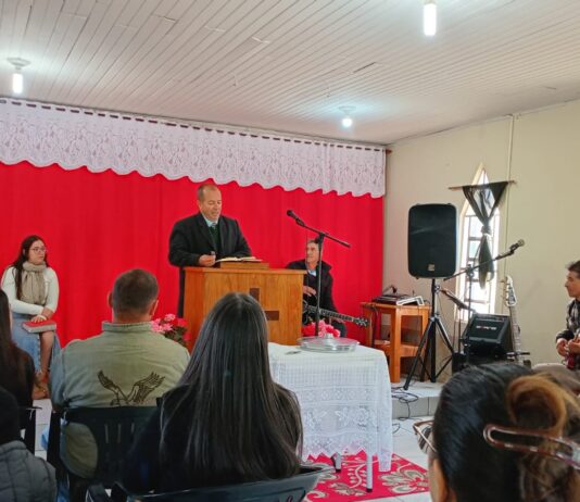 A Congregação IBC Coxilha das Flores realizou Culto de Santa Ceia e apresentação da pequena Malena Garcia Tavares.