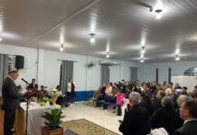 Congregação do Bairro Pavão celebra 27 anos de história e grupo Mensageiros da Paz comemora 20 anos