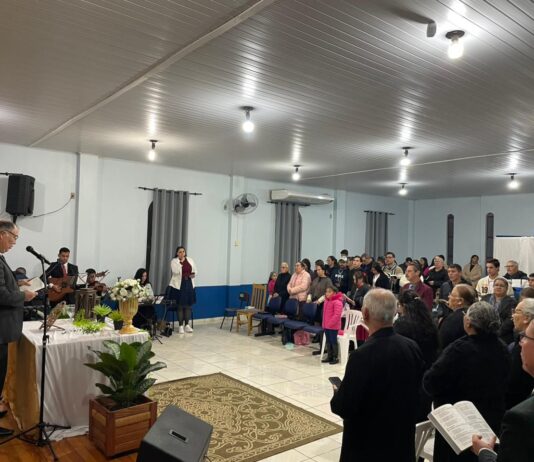 Congregação do Bairro Pavão celebra 27 anos de história e grupo Mensageiros da Paz comemora 20 anos