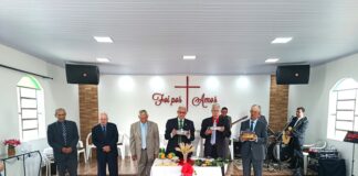 IBC de Balneário Gaivota/SC celebra Santa Ceia com recepção de novos membros.